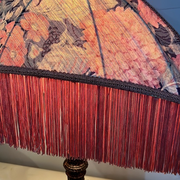 Shady Lady lamp Victorian style - Picture 2 of 13